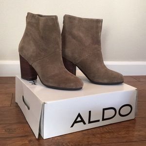 Aldo Medium Brown Suede Ankle Boots Sz 40 (US 9)